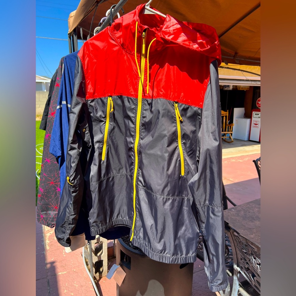 The North Face Moutain light jacket (large)